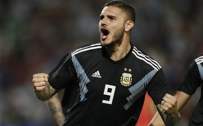 天行体育热评-加拿大马拉松选手穿人字拖破纪录